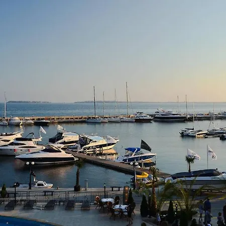 Apartmán Seaside 2 Bedroom With Balcony For 4-5 Pax