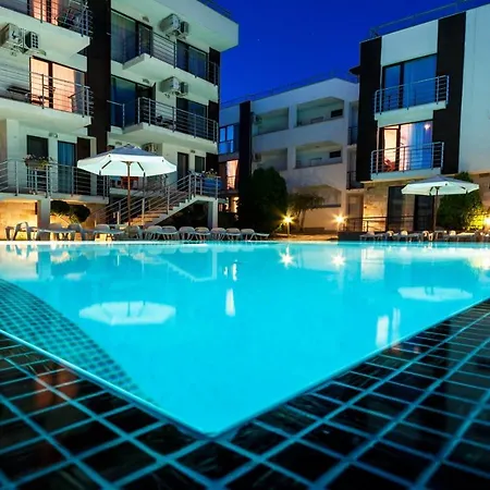 Seaside 2 Bedroom With Balcony For 4-5 Pax *