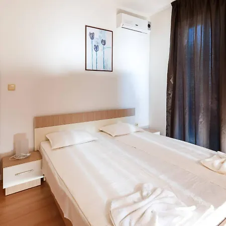 Seaside 2 Bedroom With Balcony For 4-5 Pax *