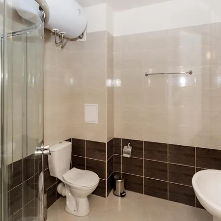Seaside 2 Bedroom With Balcony For 4-5 Pax *